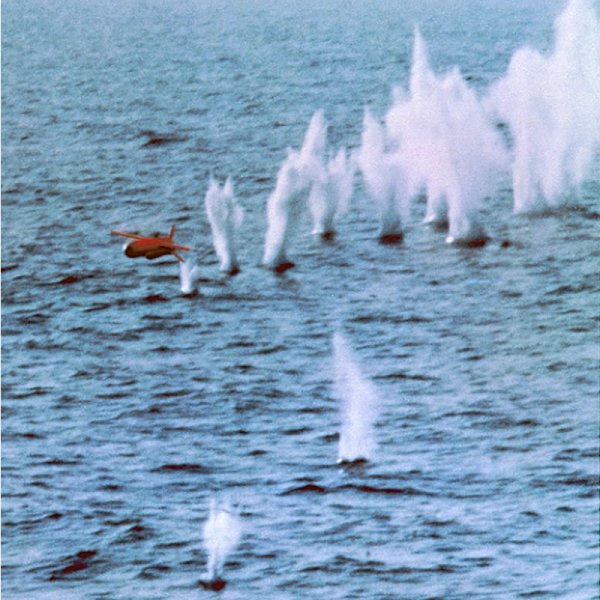 1384999793_us-navy-incident-rocket.jpg