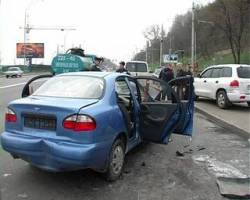 Киев. Последствия аварии, которая произошла на Набережном шоссе (Фоторепортаж)