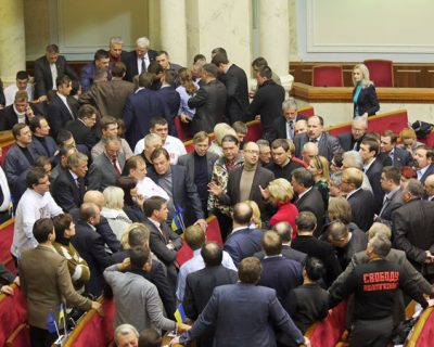Блицкриг оппозиции провалился: офисные хомячки растеряны