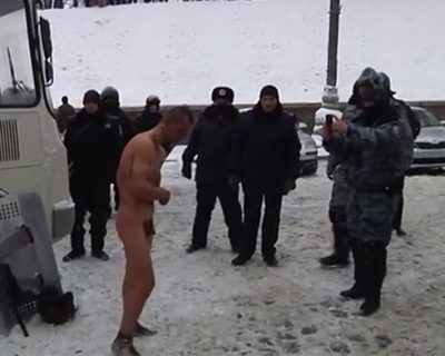 «Беркут» раздел и избил активиста «евромайдана»? Ага...