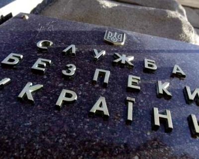 Картонная страшилка смешит