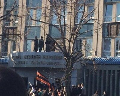 В Луганске силовики отказались штурмовать повстанцев