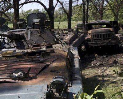 Украинские военные расстреливают своих солдат и технику