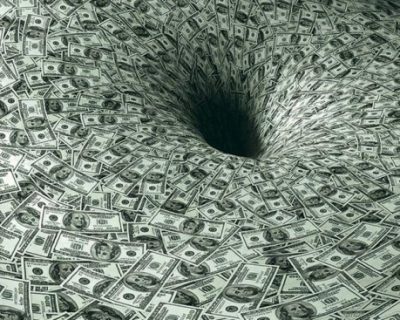 Россияне массово выводят деньги из банков США