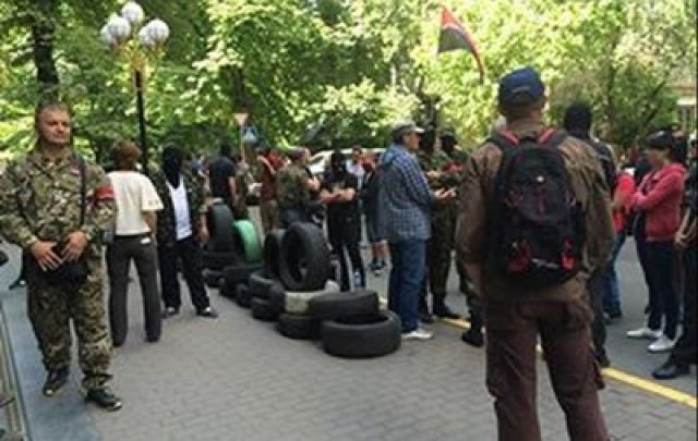 Активисты Майдана штурмовали здание ГПУ