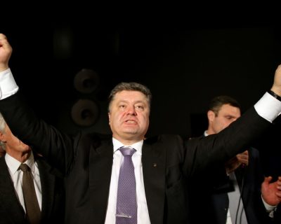 Порошенко за деньги собирает массовку на инаугурацию