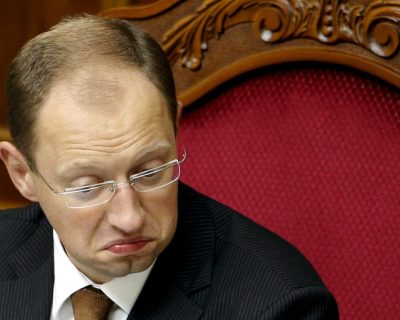 В Украине уволят 25 000 госслужащих