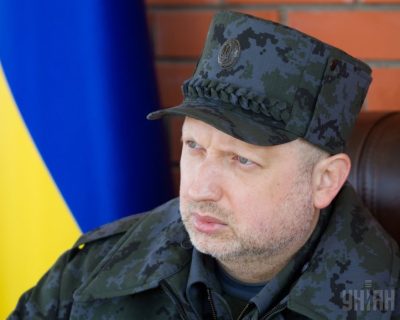 Турчинов разрешил призывать в армию невоеннообязанных