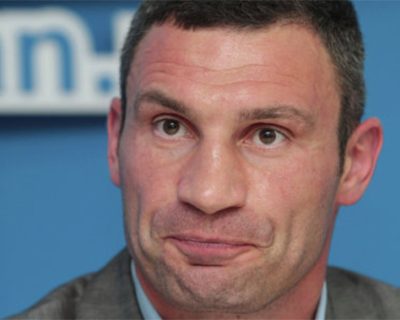 Мэра Киева не допустили к причастию
