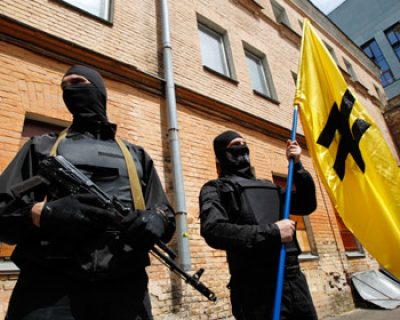 «Правый сектор» захватили нефтеперерабатывающий завод, объявив его директора «сепаратистом»
