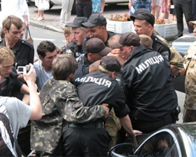 Подробности стрельбы в Киеве - Пашинскому разбили очки
