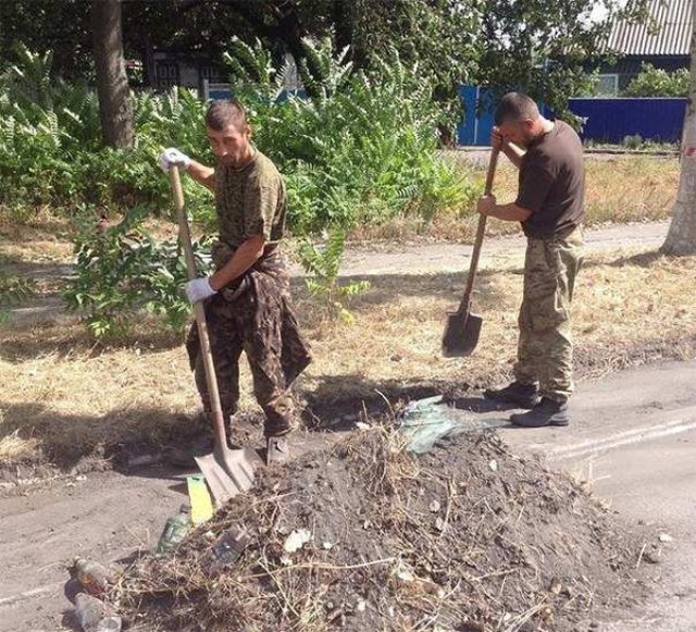 Нелёгкая судьба пленных карателей в Донецке Нелёгкая судьба пленных карателей в Донецке