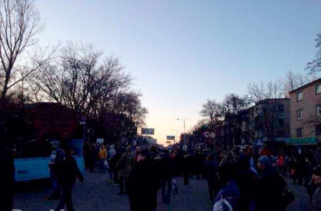 В Константиновке вспыхнуло восстание против киевских карателей В Константиновке вспыхнуло восстание против киевских карателей
