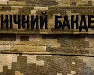 Из-за оскорбительной оговорки, Порошенко пришлось надеть на себя колпак клоуна