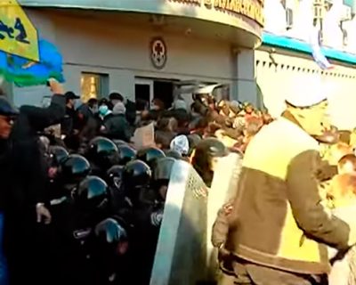 Ровно год назад, восставшие против киевских путчистов захватили здание СБУ в Луганске