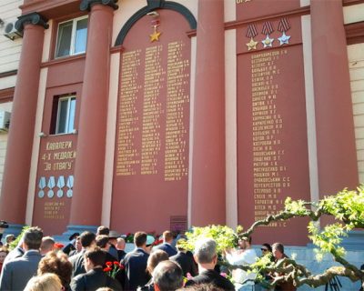 Одесситы скандировали: «Вон из Одессы - бандеровские бесы!»