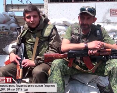 В рядах антифашистов вчерашние антагонисты - грузин и осетин