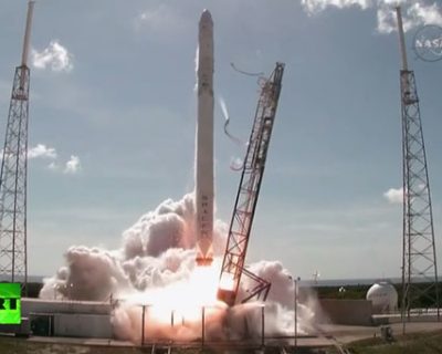 Ракета Falcon-9 с грузовиком Dragon взорвалась после старта