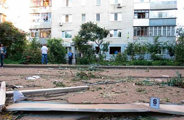 Ночью в Сумах взорвали офис партии «Батьківщина» Ночью в Сумах взорвали офис партии «Батьківщина»