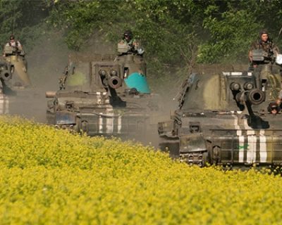 Путчисты ночью перебросили к линии фронта 30 САУ