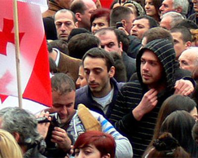 В Грузии нападают на офисы партии Саакашвили