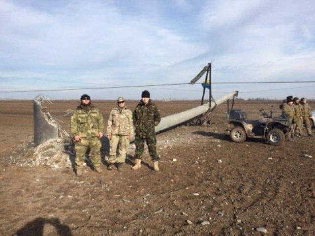 Взрывы электроопор на границе с Крымом курируют ЦРУшники при посольстве США