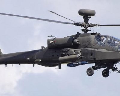 Боевой вертолет США в эскорте у террористов ИГИЛ