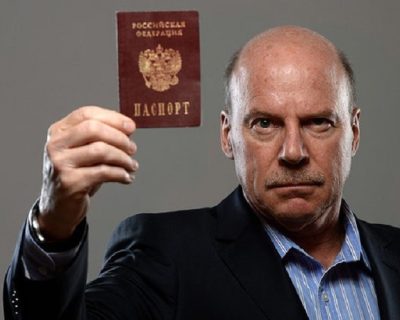 Легенда мирового хоккея Майк Кинэн тоже захотел «пить с водка медведем, играть на балайка»