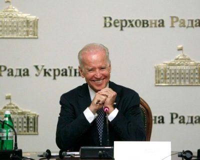 Жёлто-голубые холуи выстроились в ряд - хозяин приехал