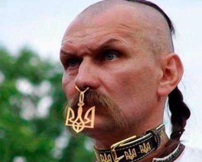 Правый сектор: убивать и терроризировать инакомыслящих - да, воевать с антифашистами - нет