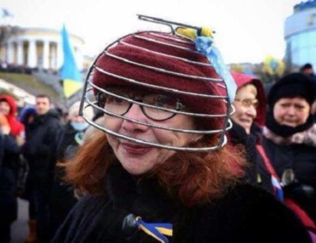 Кастрюли на голову - мозги в мусорное ведро. Два года знаковому перформансу