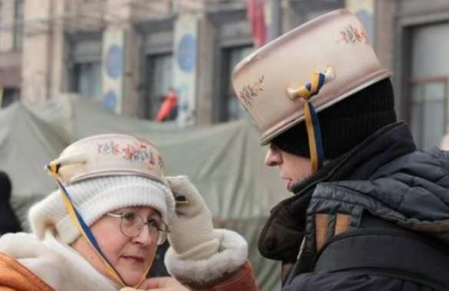 Кастрюли на голову - мозги в мусорное ведро. Два года знаковому перформансу