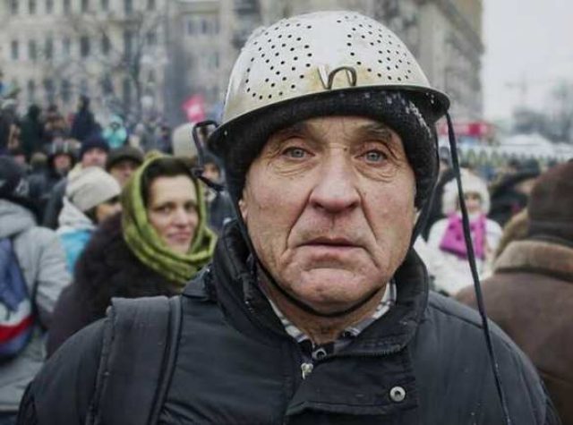 Кастрюли на голову - мозги в мусорное ведро. Два года знаковому перформансу