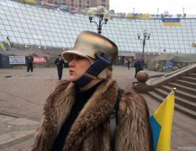 Кастрюли на голову - мозги в мусорное ведро. Два года знаковому перформансу