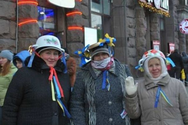 Кастрюли на голову - мозги в мусорное ведро. Два года знаковому перформансу