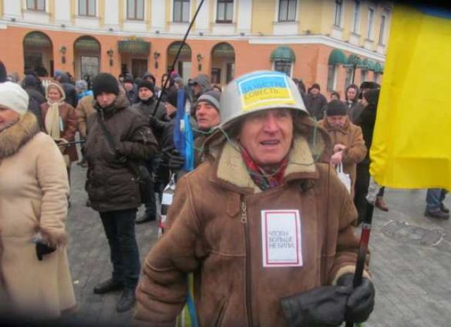 Кастрюли на голову - мозги в мусорное ведро. Два года знаковому перформансу