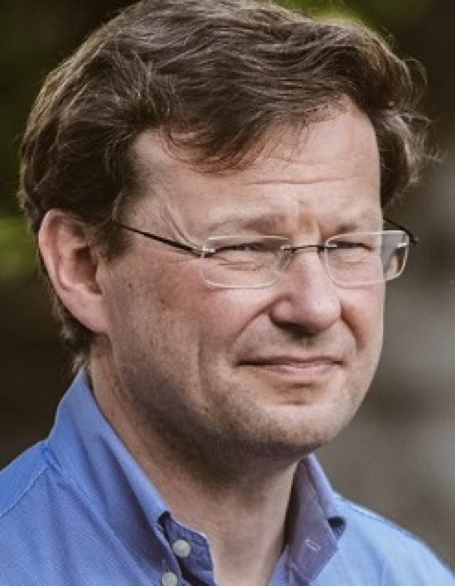 Александр Боровик