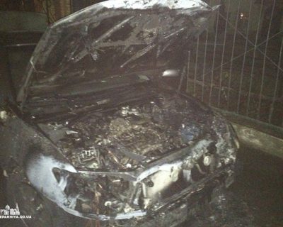 В Одессе сожгли машину священника, который помогал Донбассу ФОТО