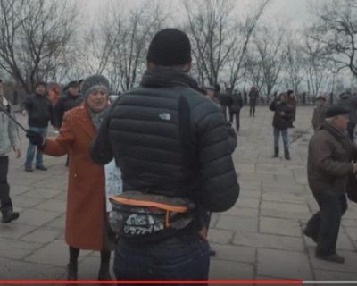 Пожилые "ватники" сумели защитить "совковый" митинг от "проевропейской молодежи"