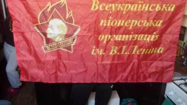 Против киевских фашистов поднимаются даже дети Львова