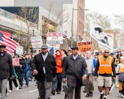 В США полиция задержала протестующих против системной коррупции