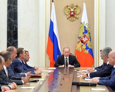 Президент РФ провёл оперативное совещание с Совбезом после диверсий в Крыму