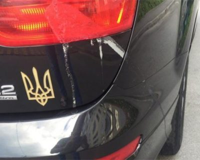 В Харькове машины с символикой рабов обливают кислотой