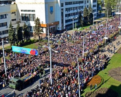В Донецке 50 тысяч человек простились с Героем ДНР, полковником Арсением Павловым