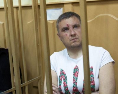 Путчисты тупо хотят удержаться у корыта и пограбить своих братьев олигархов