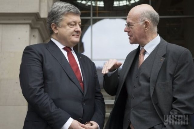 Нелегитимный президент Украины Петр Порошенко и президент Бундестага ФРГ Норберт Ламмерт Нелегитимный президент Украины Петр Порошенко и президент Бундестага ФРГ Норберт Ламмерт
