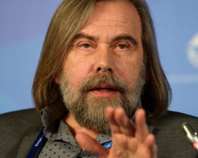 Шоколадный государственный преступник делает ставку на дебилов, мечтающих о параде в Москве и Севастополе