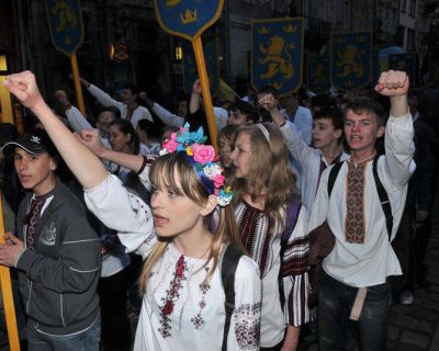 Украину убивают силой бандеровских рагулей и зомбированных обывателей