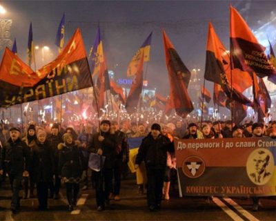 Киевские каратели используют рабский труд для рытья окопов