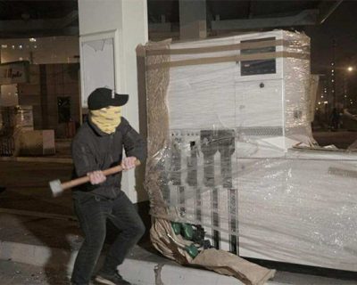 Нацисты ОПГ Авакова разнесли автозаправку и избили полицейских